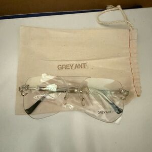 Grey Ant Rimless Sunglasses